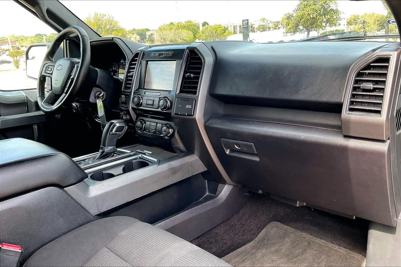 Used 2017 Ford F150 XLT w/ Equipment Group 302A Luxury AWD/4WD image 22
