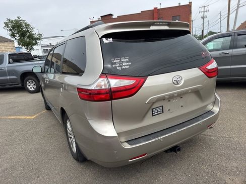 Used 2015 Toyota Sienna XLE image 5