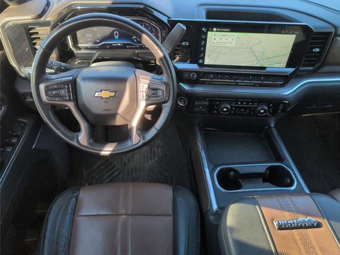 Used 2024 Chevrolet Silverado 2500 High Country w/ High Country Premium Package image 23