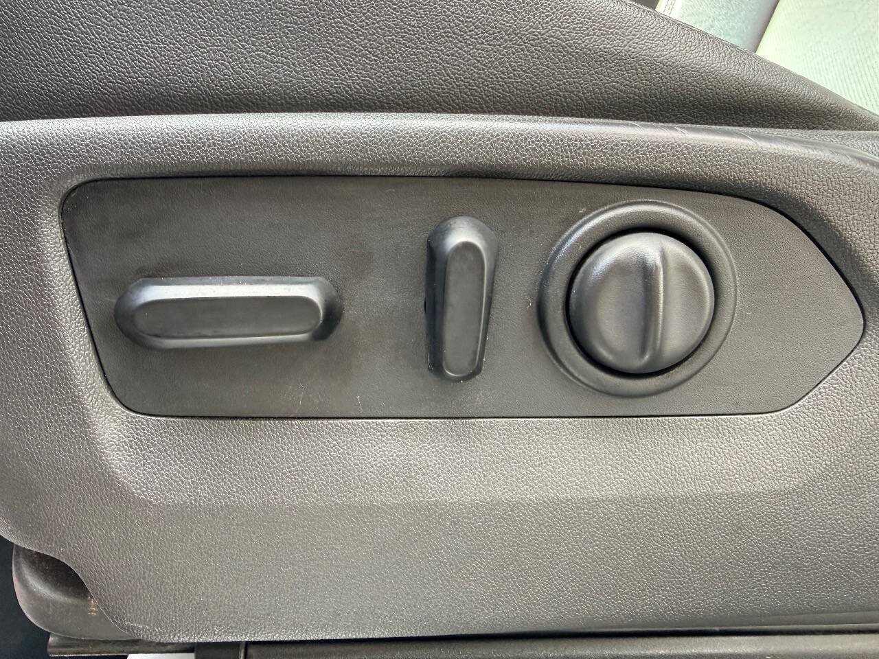 Used 2019 GMC Sierra 1500 SLT AWD/4WD image 19
