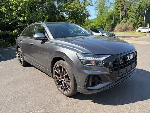 Used 2020 Audi Q8 Prestige w/ Prestige Package AWD/4WD image 3