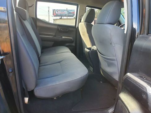 Used 2016 Toyota Tacoma SR5 w/ Towing Package RWD image 21