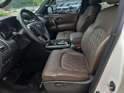 Used 2021 Nissan Armada Platinum w/ Captain's Chairs Package RWD image 5
