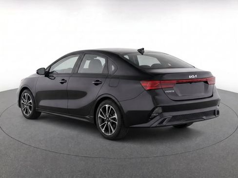 Used 2024 Kia Forte LXS FWD image 7