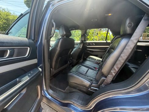 Used 2016 Ford Explorer XLT w/ Equipment Group 202A AWD/4WD image 23