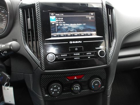 Used 2018 Subaru Crosstrek 2.0i Premium w/ Eyesight System image 19