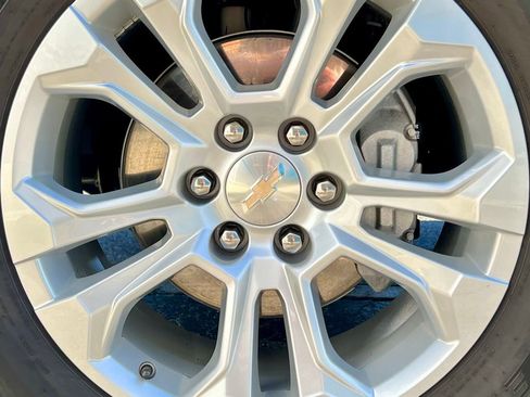 Used 2022 Chevrolet Silverado 1500 LTZ w/ LTZ Premium Package image 15