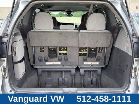 Used 2018 Toyota Sienna LE FWD image 10