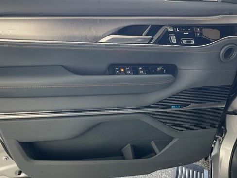 Used 2023 Jeep Grand Wagoneer Series III image 34