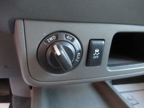 Used 2019 Nissan Frontier SV image 23