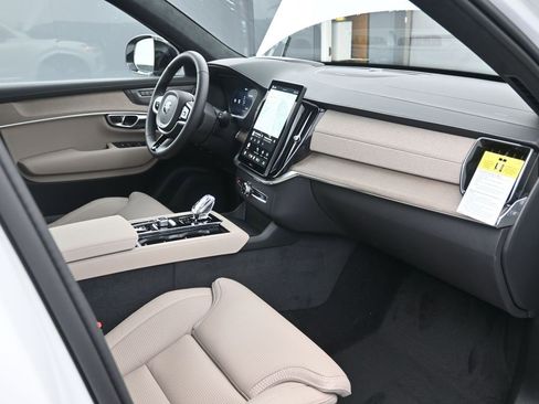 New 2026 Volvo XC90 B6 Ultra w/ Lounge Package image 38