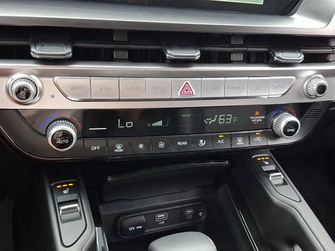 Certified 2024 Kia Telluride S FWD image 14