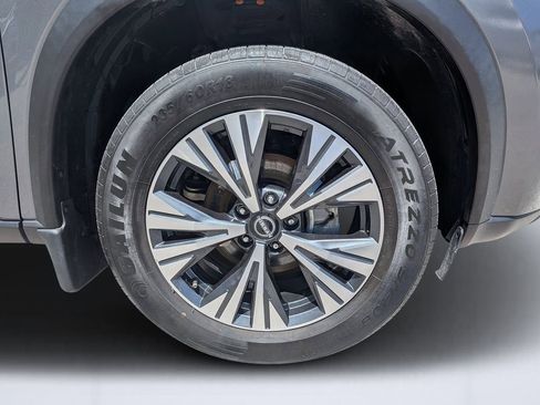 Used 2023 Nissan Rogue SV image 10