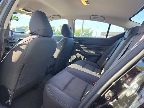 Certified 2023 Nissan Altima 2.5 SV FWD image 10