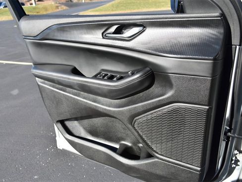 Used 2024 Jeep Grand Cherokee Altitude image 28