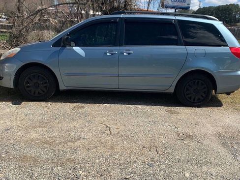 Used 2007 Toyota Sienna LE FWD image 1