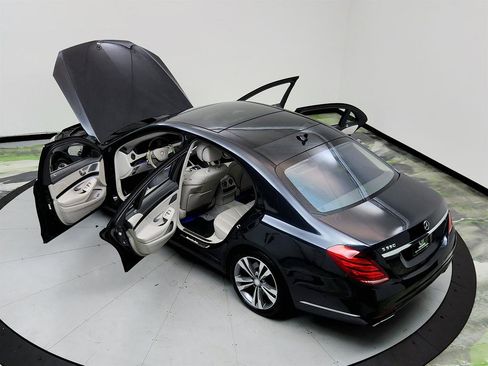 Used 2016 Mercedes-Benz S 550 Sedan image 41
