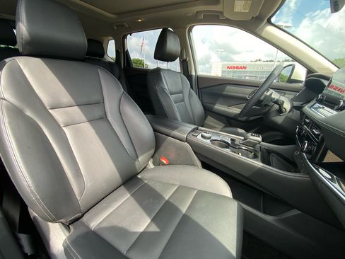 Used 2023 Nissan Rogue SL w/ SL Premium Package AWD/4WD image 16