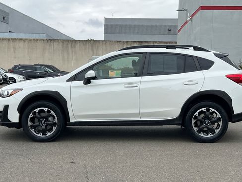 Used 2022 Subaru Crosstrek 2.0i Premium w/ Moonroof Package AWD/4WD image 9