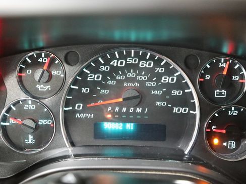 Used 2016 Chevrolet Express 3500 RWD image 3