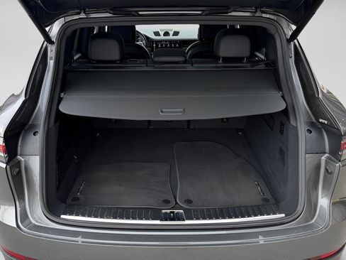 Used 2019 Porsche Cayenne S image 23