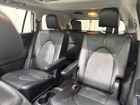 Used 2022 Toyota Highlander Platinum AWD/4WD image 13
