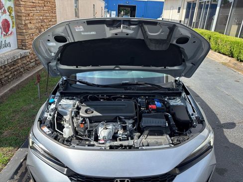 Used 2025 Honda Civic Sport image 31