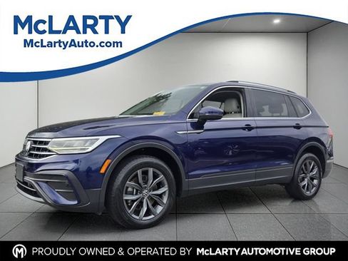 Certified 2022 Volkswagen Tiguan SE AWD/4WD image 1