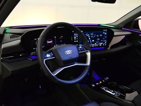 Certified 2025 Audi Q6 e-tron Premium Plus w/ Premium Plus image 3