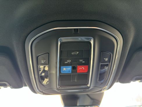 New 2025 Jeep Grand Cherokee Limited image 18