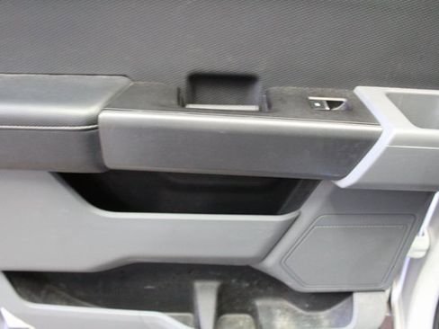 Used 2021 Ford F150 XLT w/ Trailer Tow Package image 11