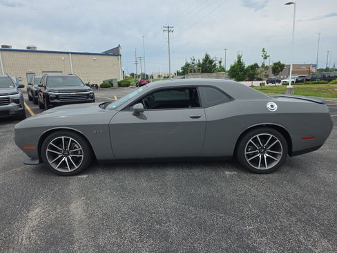 Used 2023 Dodge Challenger R/T w/ Plus Package RWD image 7