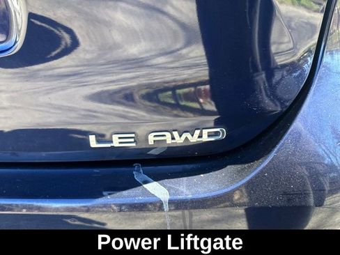 Used 2022 Toyota Highlander LE AWD/4WD image 20