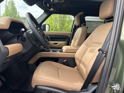 New 2026 Land Rover Defender 110 X-Dynamic SE AWD/4WD image 12