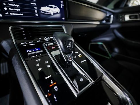 Certified 2023 Porsche Panamera Platinum Edition image 20