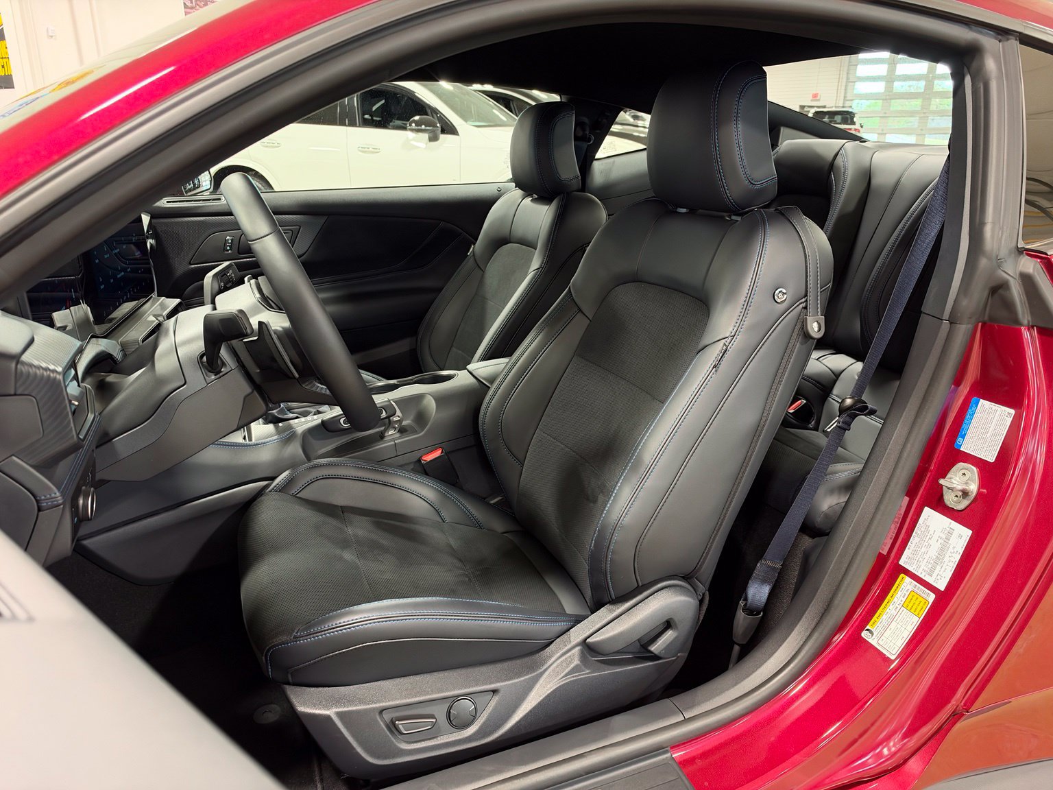 Used 2025 Ford Mustang Dark Horse RWD image 15