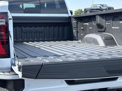New 2026 GMC Sierra 3500 Denali Ultimate w/ LPO, Black Badging Package AWD/4WD image 10