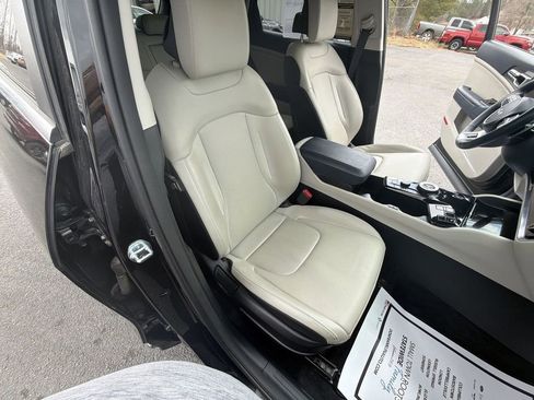 Used 2024 Kia Sportage EX image 31