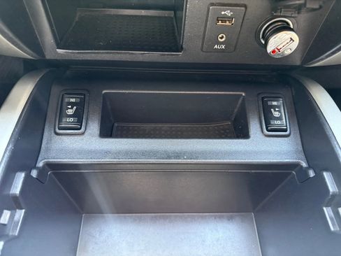 Used 2018 Nissan Titan SV w/ SV Convenience Package image 20