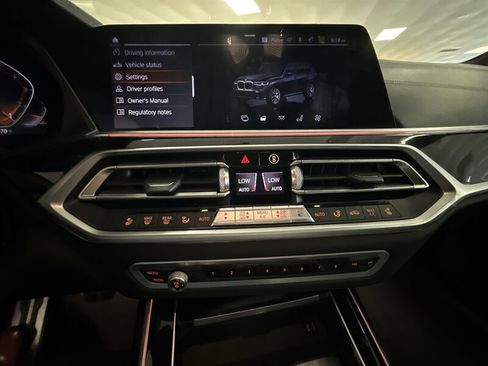 Used 2019 BMW X7 xDrive40i w/ Premium Package AWD/4WD image 34
