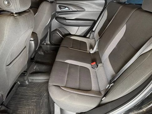 Used 2022 Chevrolet TrailBlazer LT FWD image 21