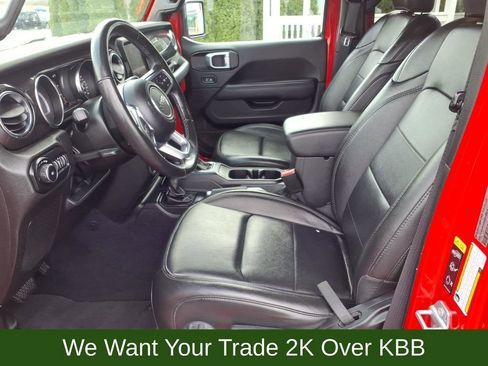 Used 2022 Jeep Wrangler Unlimited Sahara image 10