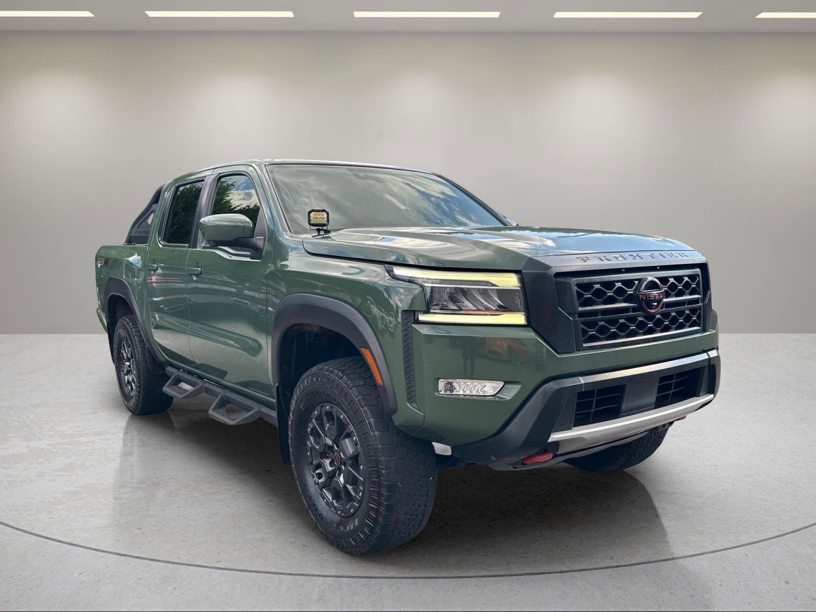 Used 2023 Nissan Frontier PRO-4X w/ Pro-4X Premium Package AWD/4WD image 8
