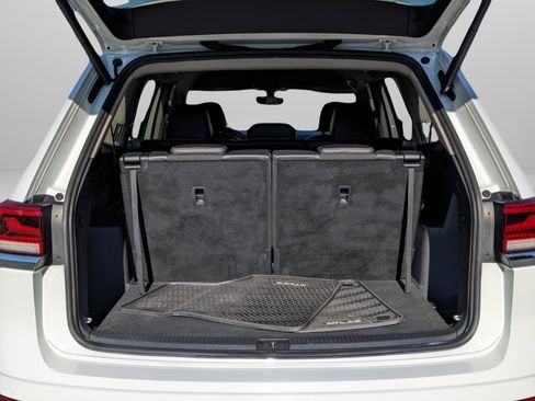 Used 2021 Volkswagen Atlas SE image 29