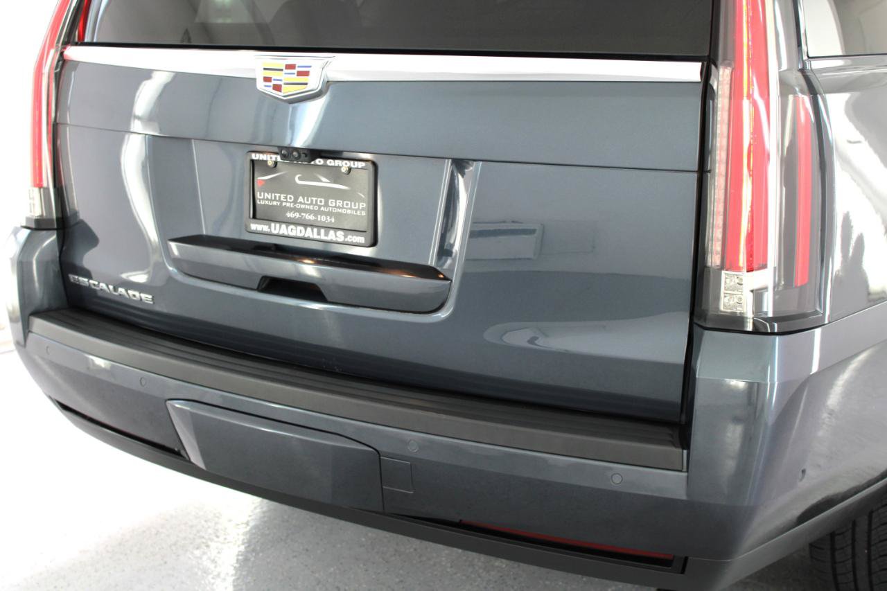 Used 2019 Cadillac Escalade ESV Premium Luxury AWD/4WD image 24