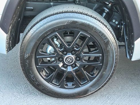 Used 2024 Toyota Tundra Limited AWD/4WD image 13