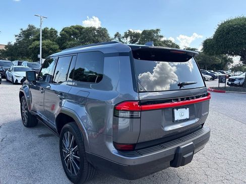 Certified 2025 Lexus GX 550 w/ Accessory Package (Z1) AWD/4WD image 3