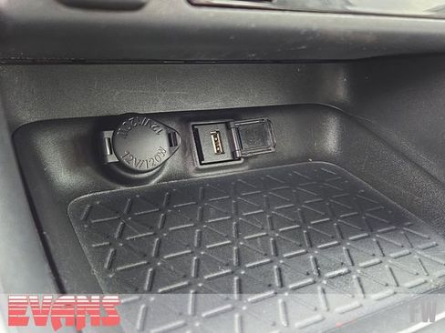 Used 2022 Toyota RAV4 XLE Premium AWD/4WD image 11