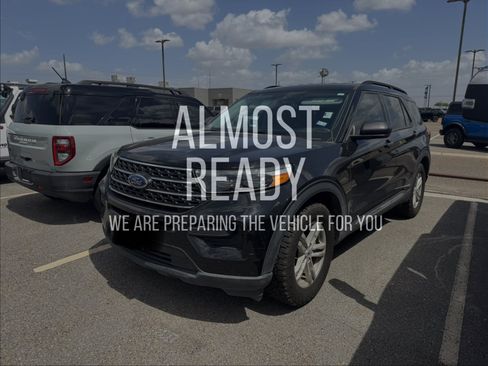 Used 2023 Ford Explorer XLT RWD image 2