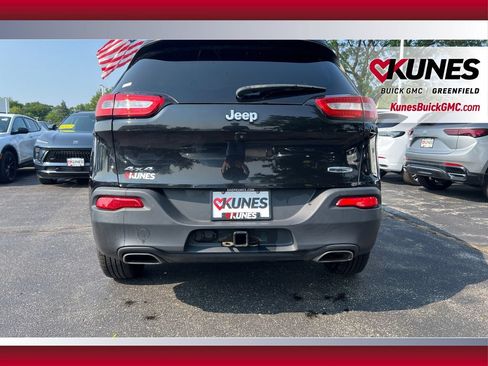 Used 2016 Jeep Cherokee Latitude w/ Cold Weather Group AWD/4WD image 18
